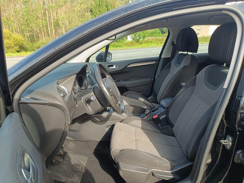 Foto 10 Citroen C4 1.6 HDI 2015