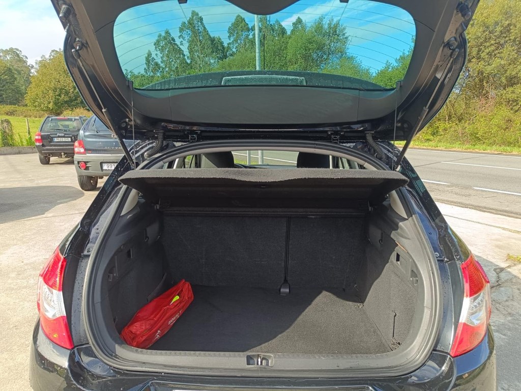 Foto 13 Citroen C4 1.6 HDI 2015
