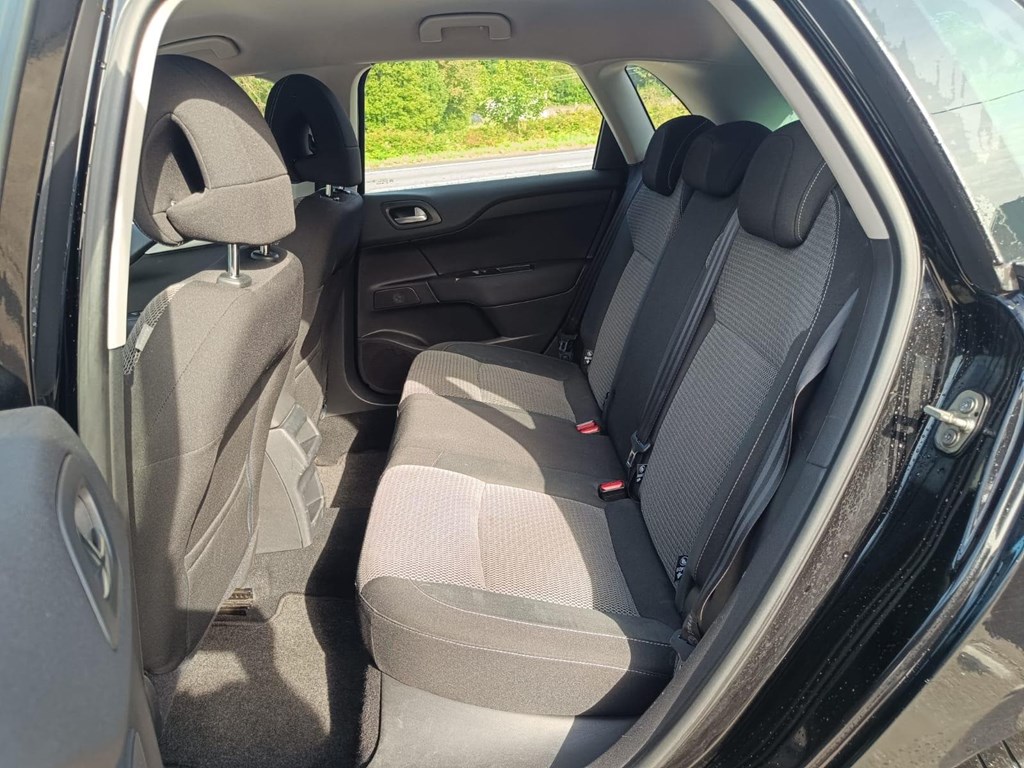 Foto 8 Citroen C4 1.6 HDI 2015
