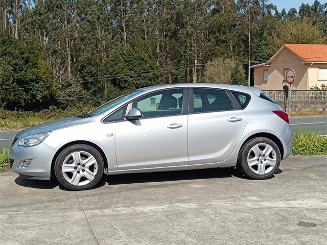 Opel Astra 1.7 CDTI 5p
